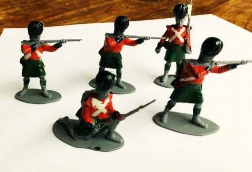 Airfix highland infanterie, 5 stuks, Ophalen of Verzenden, Zo goed als nieuw, 1:50 of kleiner, Figuur of Figuren