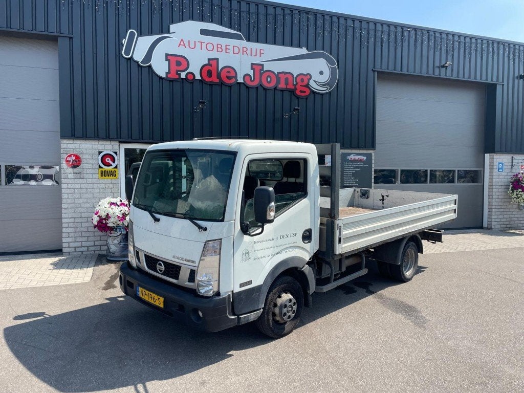 Nissan CABSTAR Pick up  3 zits laadbak 360 cm, Auto's, 136 pk, 4 cilinders, Wit, Bedrijf