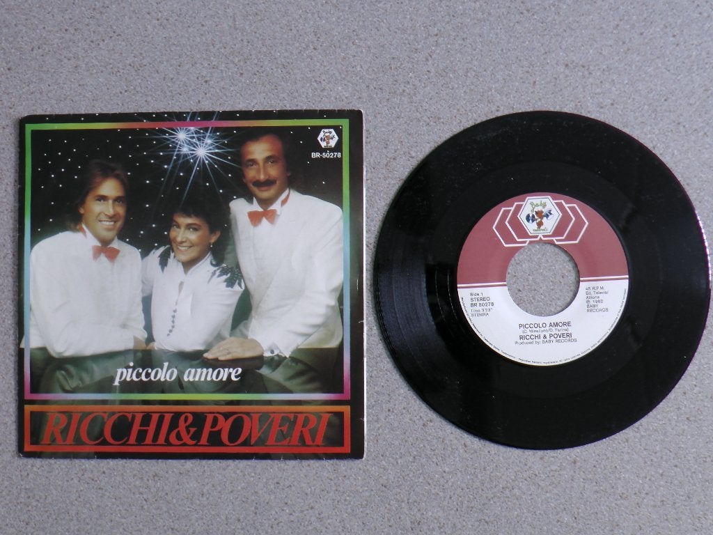 Ricchi & Poveri - Piccolo amore VINYL SINGLE, Fotohoes, Ophalen of Verzenden, Gebruikt, Pop