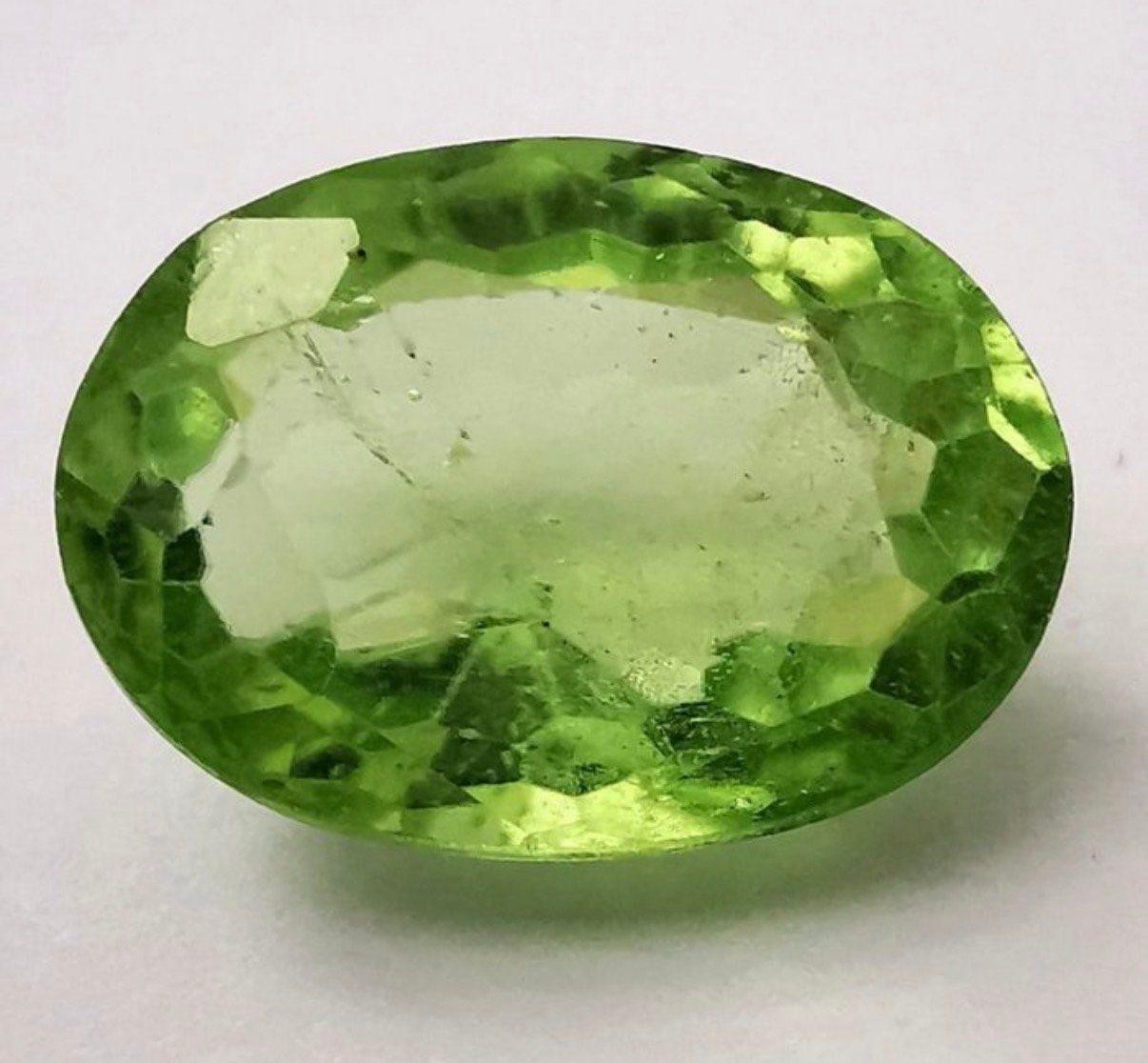 Natuurlijke Olijfgroene Peridot Edelsteen - Ovaal Geslepen, Ophalen of Verzenden, Nieuw