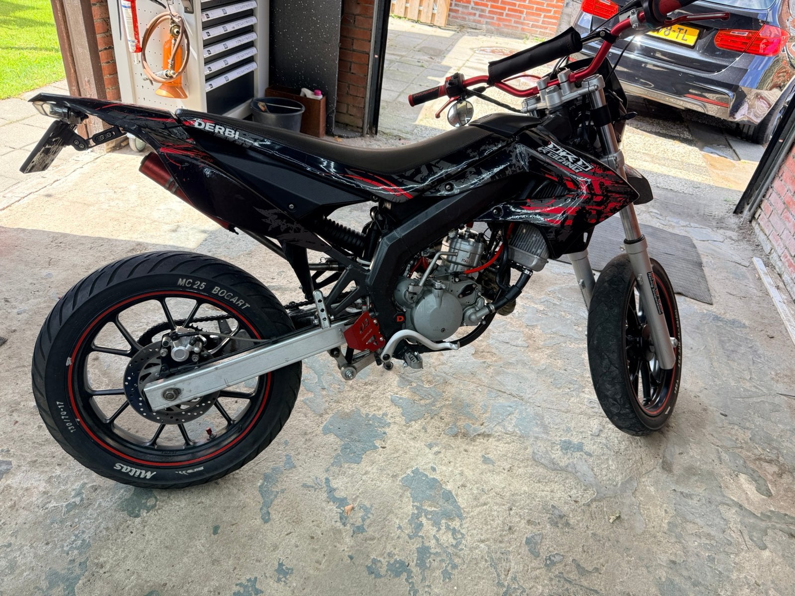 Derbi drd 70cc met platek rvs uitlaat, Fietsen en Brommers, Brommers | Derbi, Zo goed als nieuw, Ophalen