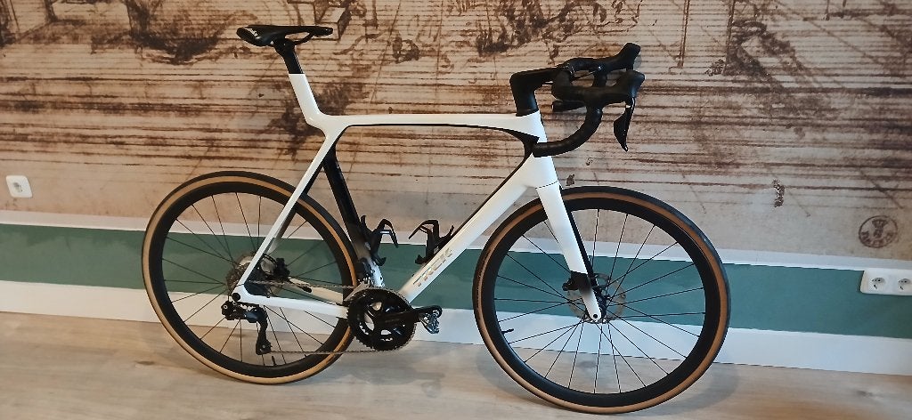 Trek Madone SL 6 Gen 8 2025 (maat XL, 61cm), 28 inch, Carbon, Zo goed als nieuw, 61 tot 65 cm