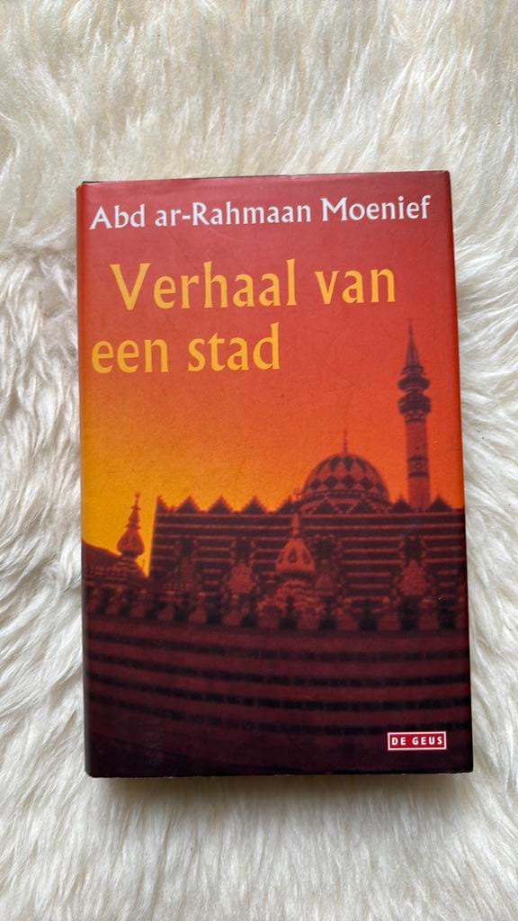 Abd ar-Rahmaan Moenief - Verhaal van een stad, Ophalen of Verzenden, Zo goed als nieuw, A. a-R. Moenief, Amerika