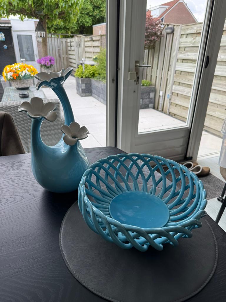 Decoratieve schaal en vaas in blauw en wit, Ophalen, Porselein of Keramiek, Schaal, Rond