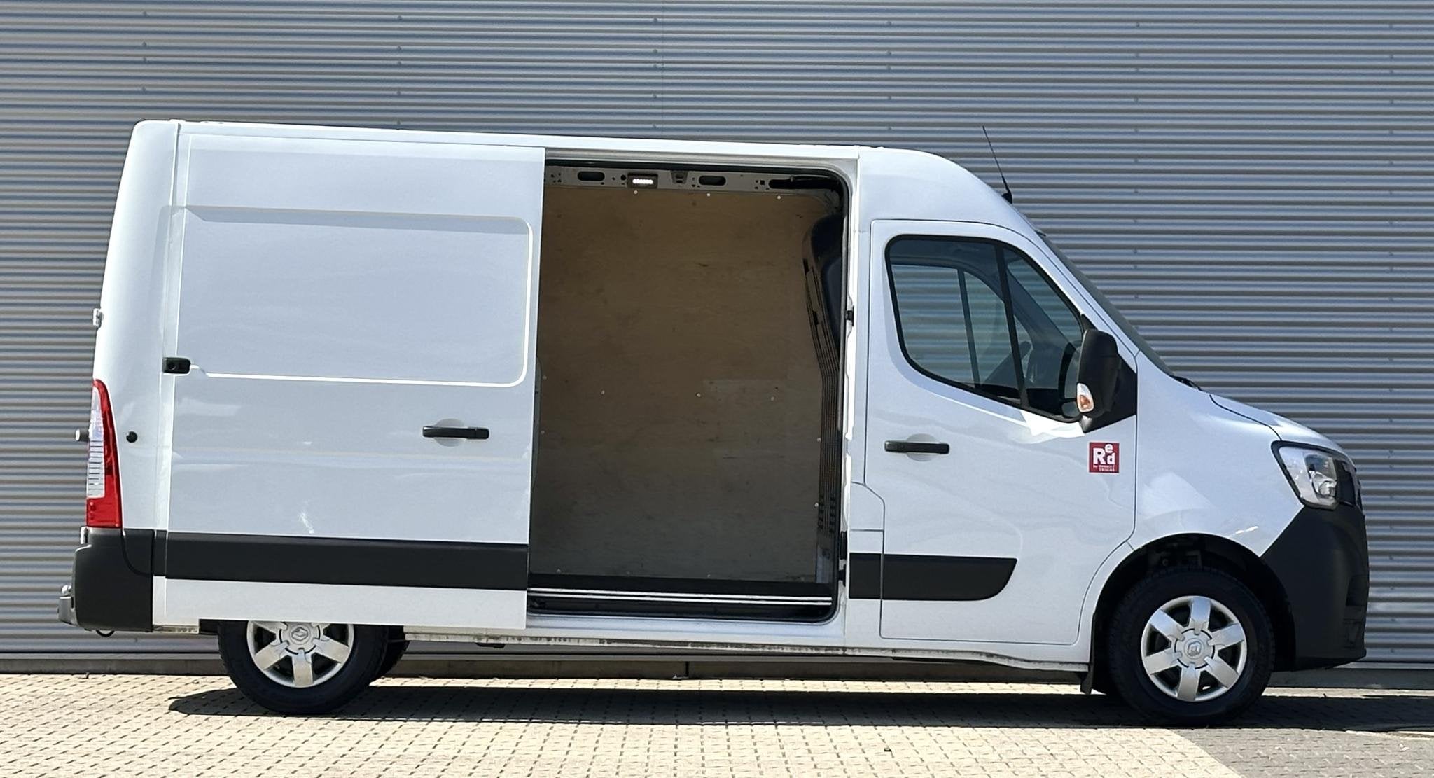 Renault Master T33 2.3 dCi 150 PK L2H2 Airco|Trekhaak|Navi|C, Voorwielaandrijving, Stof, Gebruikt, Euro 6