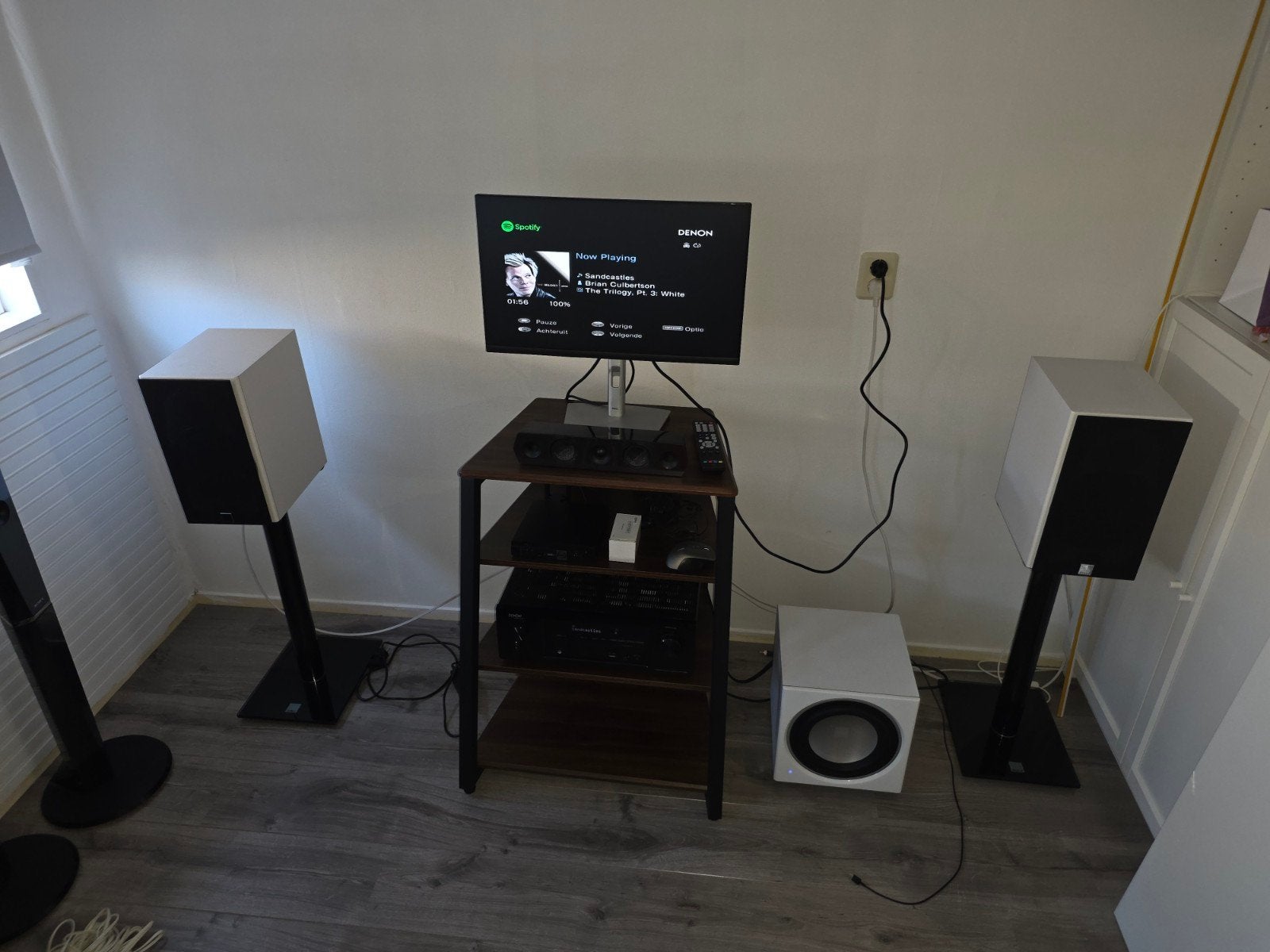 DALI Zensor 3 wit + originele DALI Connect Stand E-601