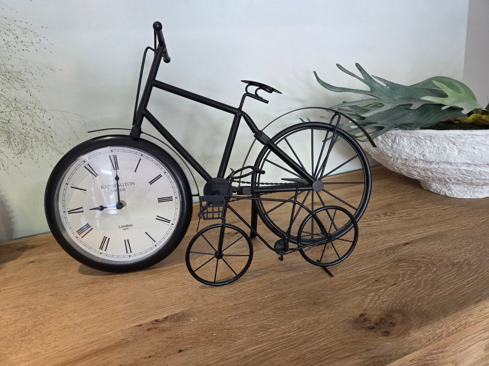 Decoratieve Fiets met Klok - Kensington Station, Ophalen of Verzenden, Wandklok