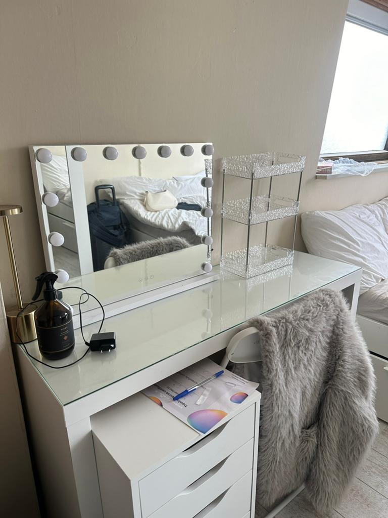 Ikea toilet bureau, Huis en Inrichting, Ophalen, Zo goed als nieuw