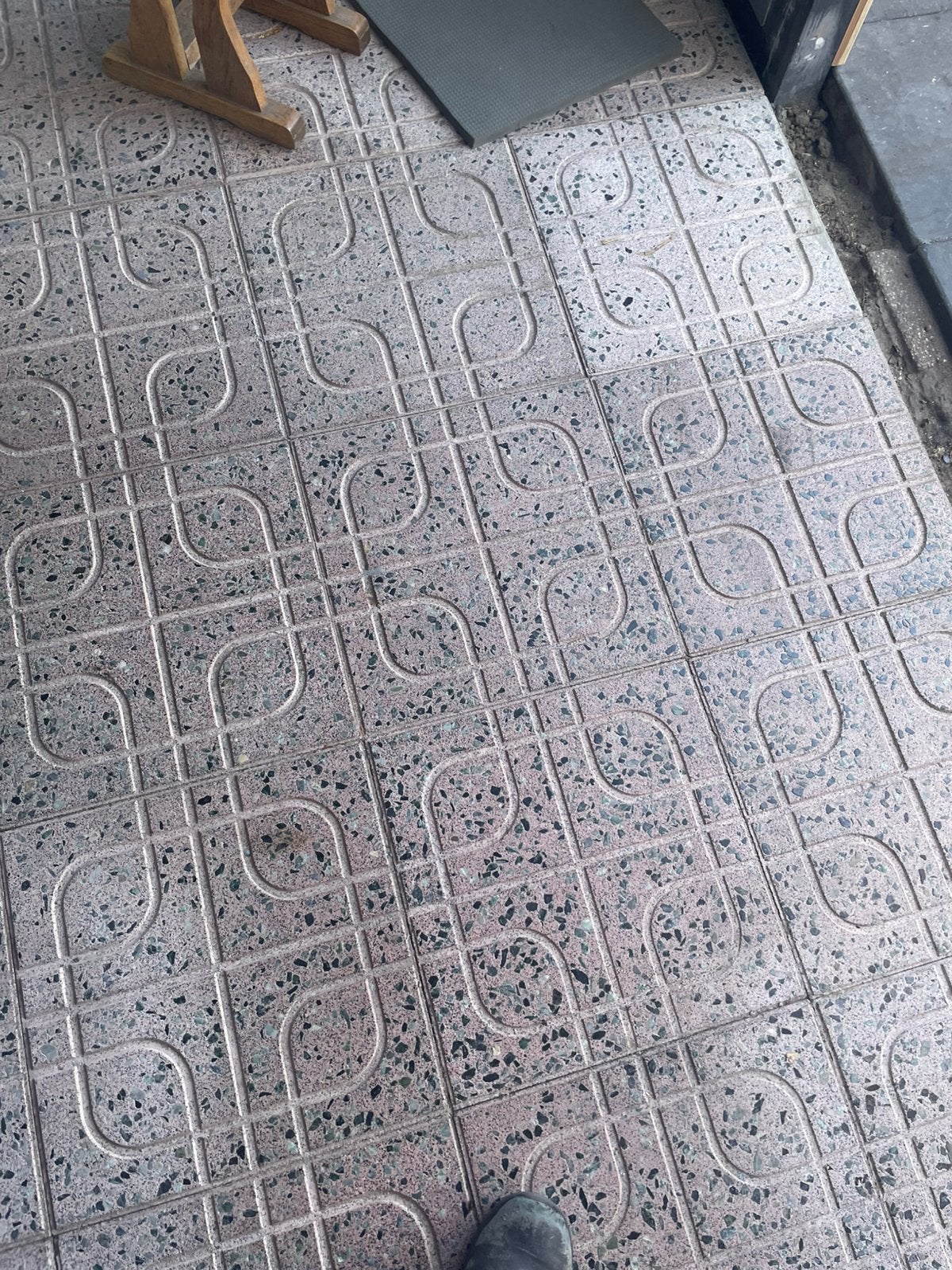 Gratis 40 zalmroze tuin tegels 40x40 en 40x29 cm, ca. 8m², Tuin en Terras, Ophalen, Gebruikt, 5 tot 10 m², Beton
