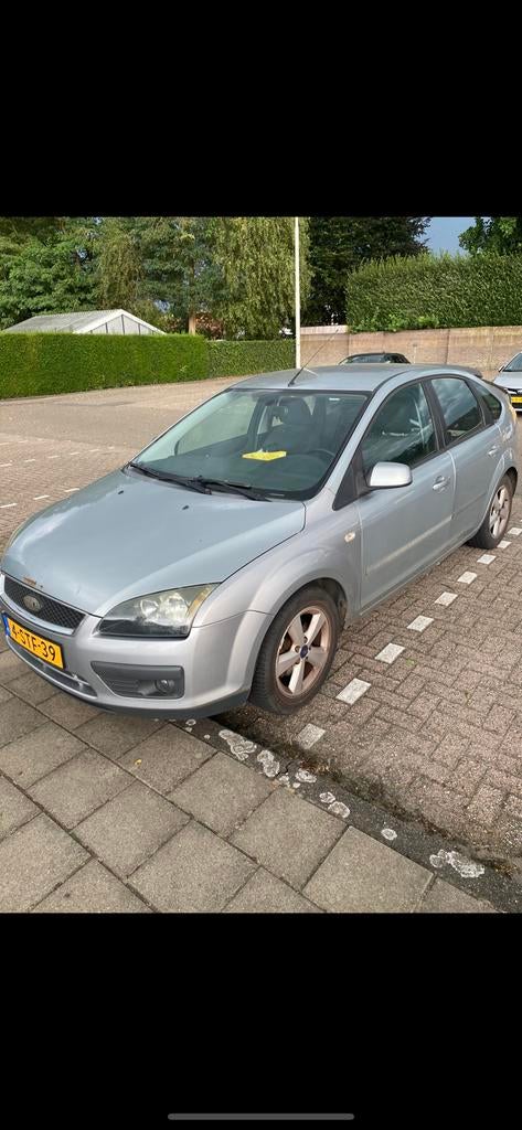 Ford Focus 1.6 85KW 5D 2005 Grijs, Auto's, 1596 cc, 625 kg, 4 cilinders, 1200 kg