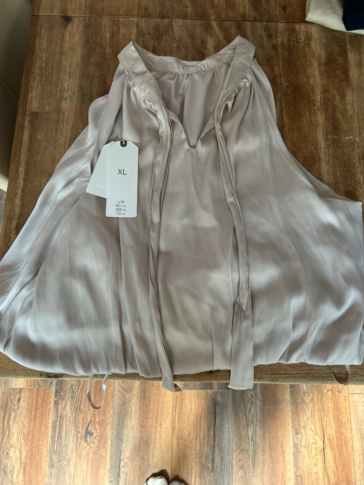 Primark satijnen top XL nieuw met kaartje, Kleding | Dames, Tops, Ophalen, Maat 46/48 (XL) of groter, Nieuw, Zonder mouw
