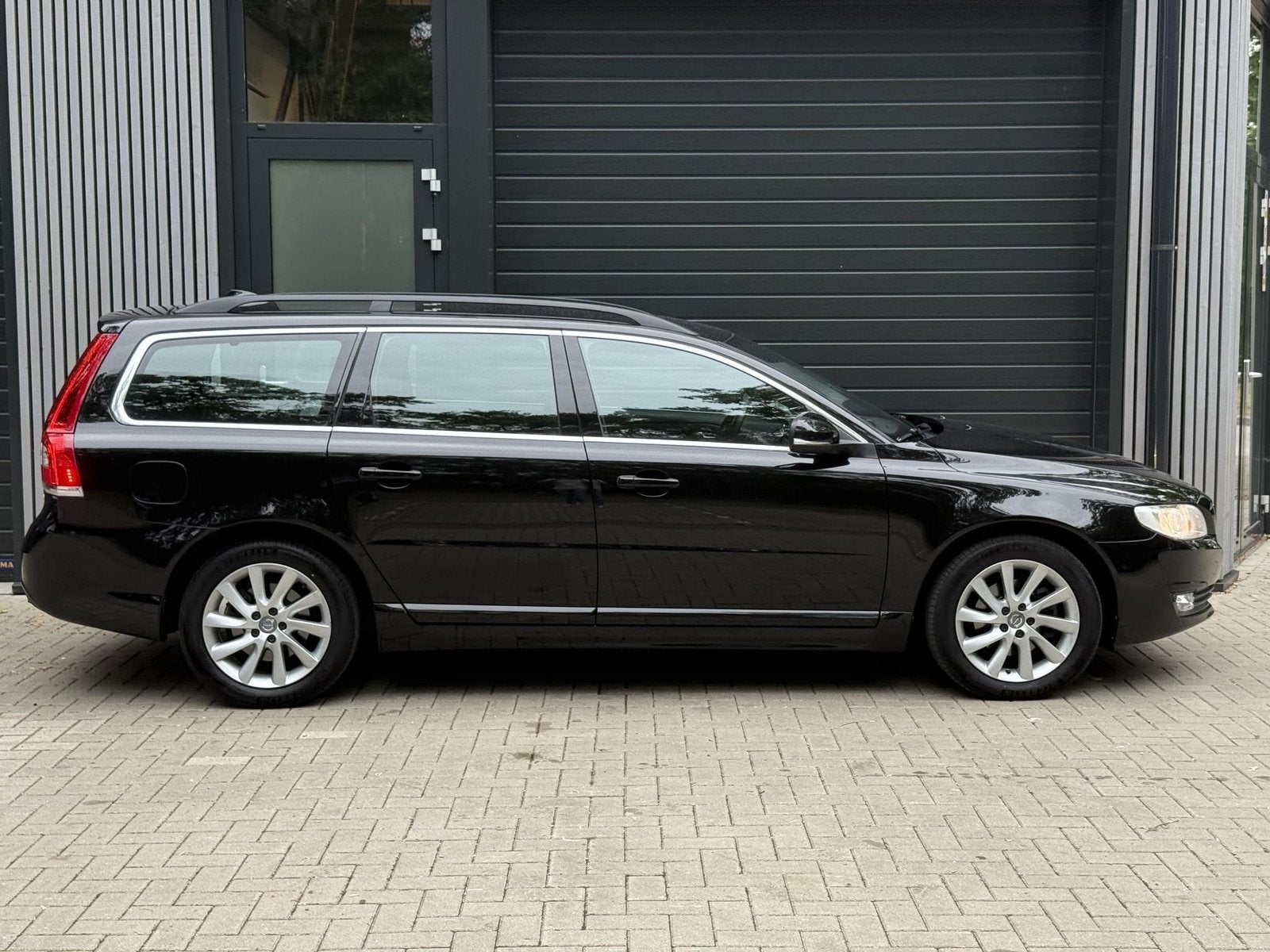 Volvo V70 2.0 D2 Inscription Edition (bj 2016), Auto's, Euro 6, 4 cilinders, 1969 cc, 1570 kg