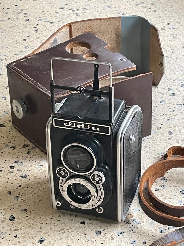*Elioflex (Ferrania) met 85mm 1950-53. 120 film, 6x6cm TLR, Ophalen of Verzenden, Compact, Overige Merken