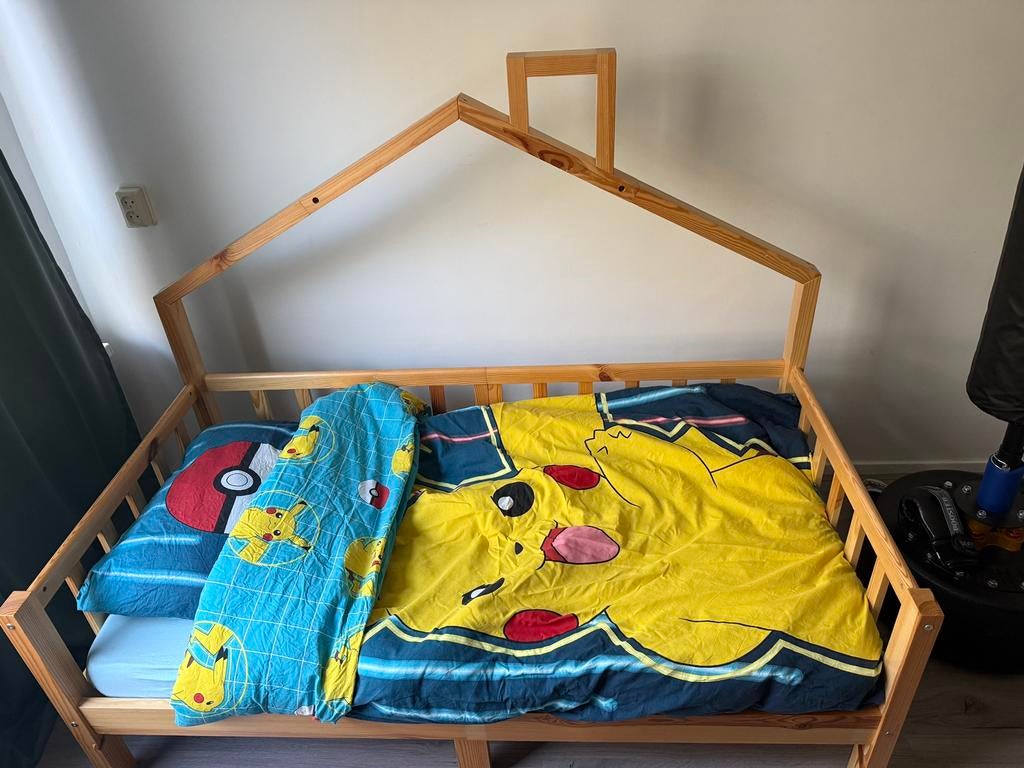 Leuk houten huisbed / kinderbed – Montessori stijl, Ophalen, 70 tot 85 cm, Zo goed als nieuw, Matras