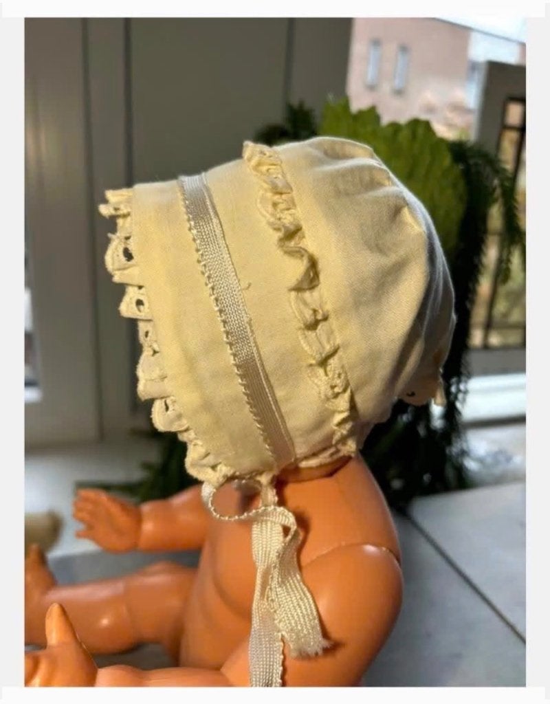 Schattig poppen mutsje, Verzamelen, Poppen, Nieuw, Ophalen of Verzenden, X, Kleertjes
