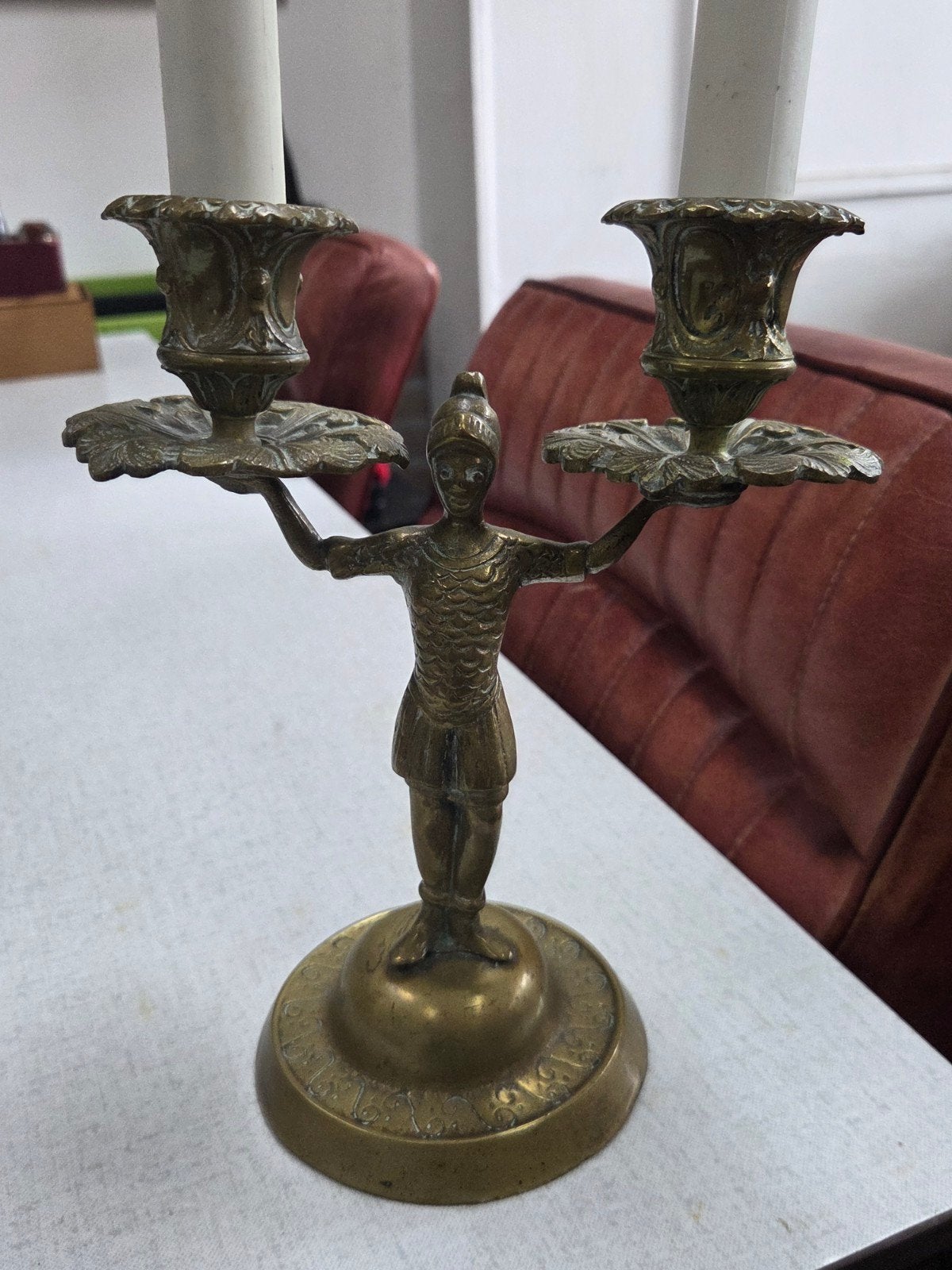 Antieke bronzen kandelaar met figuur, Ophalen of Verzenden, Koper of Brons