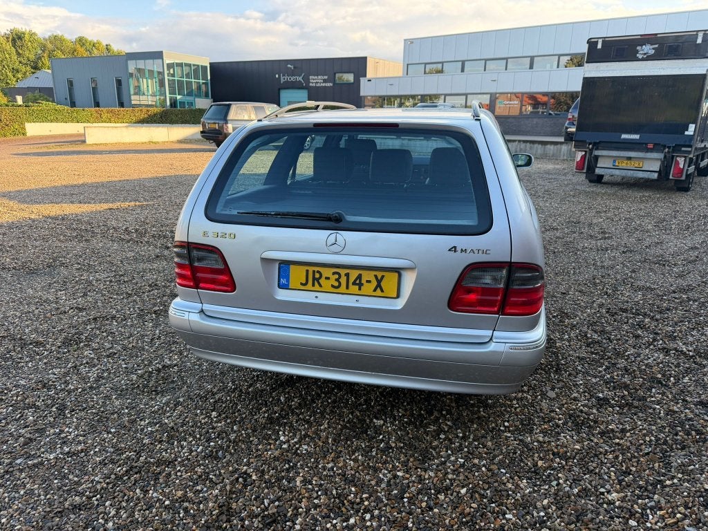 Mercedes-Benz E 320 4-MATIC | Kombi | Blijvend Youngtimer, foto 10