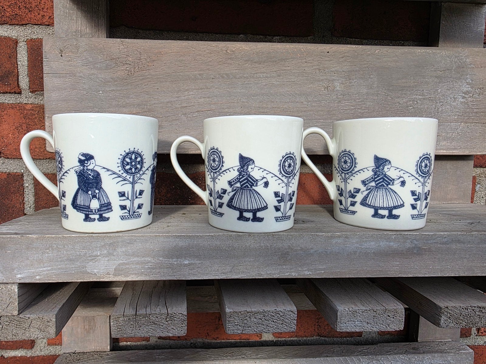 BAVARIA. 3 kopjes met Hollandse meisjes, Antiek en Kunst, Ophalen of Verzenden