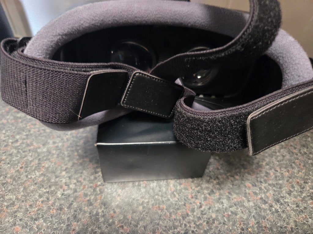 Samsung Gear VR SM-R324 VR-bril inclusief controller, Spelcomputers en Games, Ophalen of Verzenden, Zo goed als nieuw, VR-bril
