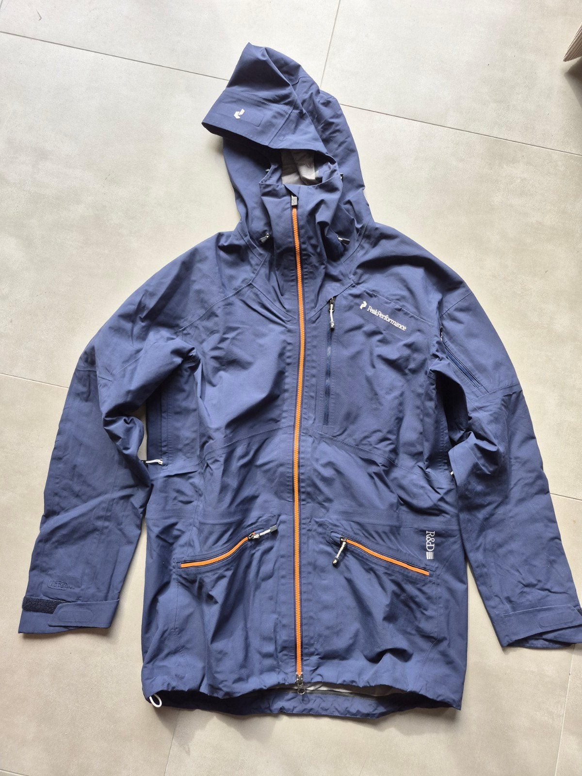 Peak Performance Ski-jas - Zo goed als nieuw - Maat M, Ophalen of Verzenden, Zo goed als nieuw, Jack, Peak Performance