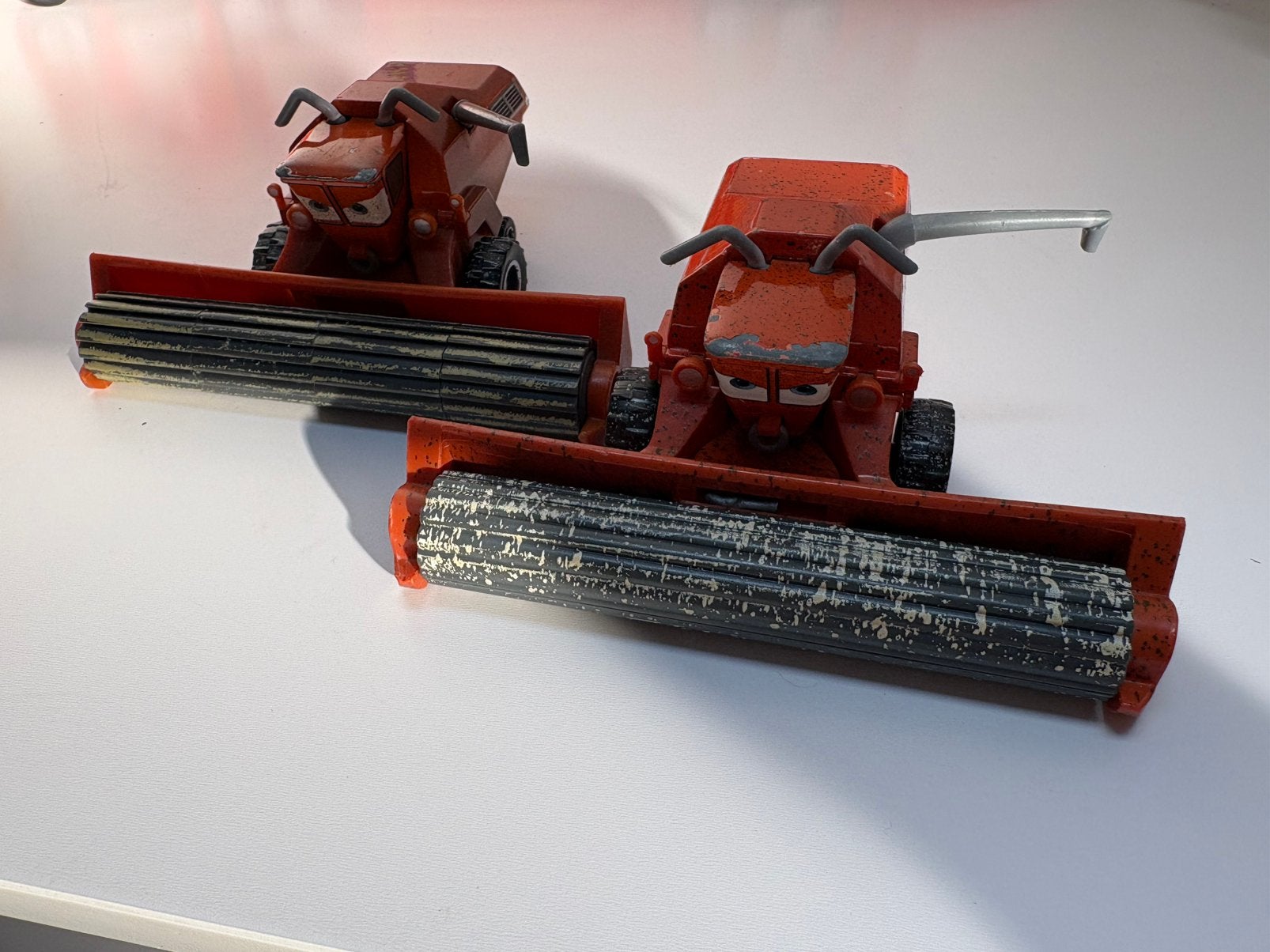 Disney pixar cars frank the combine *metaal*, Ophalen of Verzenden, Gebruikt