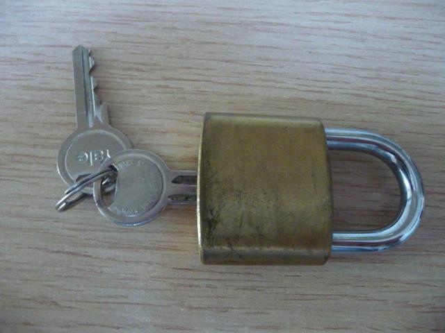 Yale hangslot van messing, Ophalen of Verzenden, Gebruikt, Koper of Messing, Slot