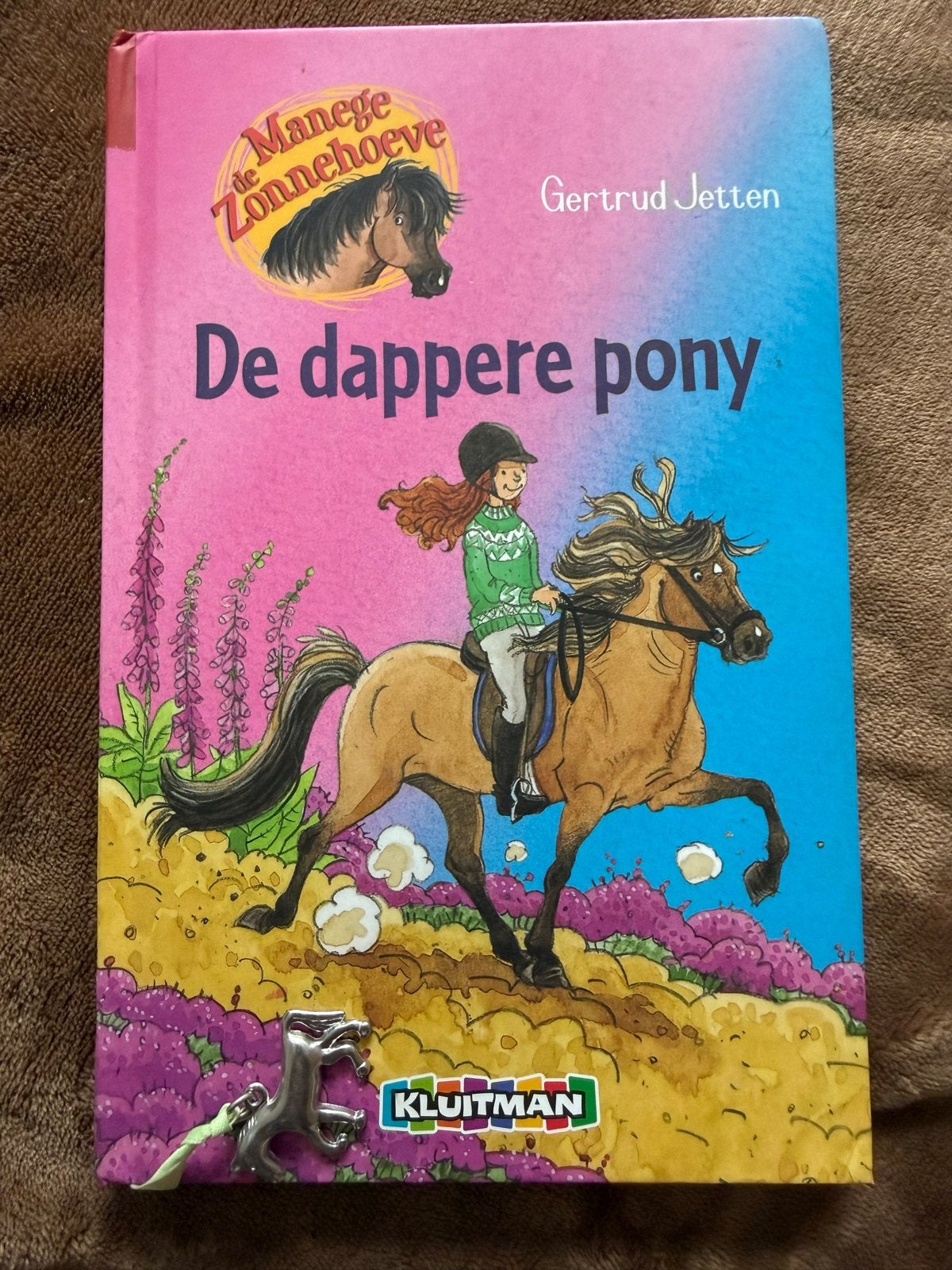 De dappere pony - De Manege Zonnehoeve, Ophalen of Verzenden, Zo goed als nieuw, Fictie