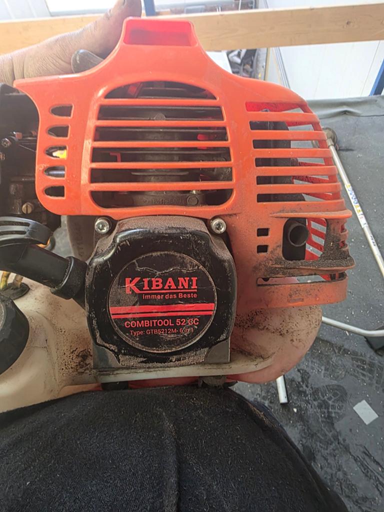 Kibani bosmaaier heggenschaar en kettingzaag, Tuin en Terras, Bosmaaiers, Ophalen, Benzine, Zo goed als nieuw, 50 cm of meer