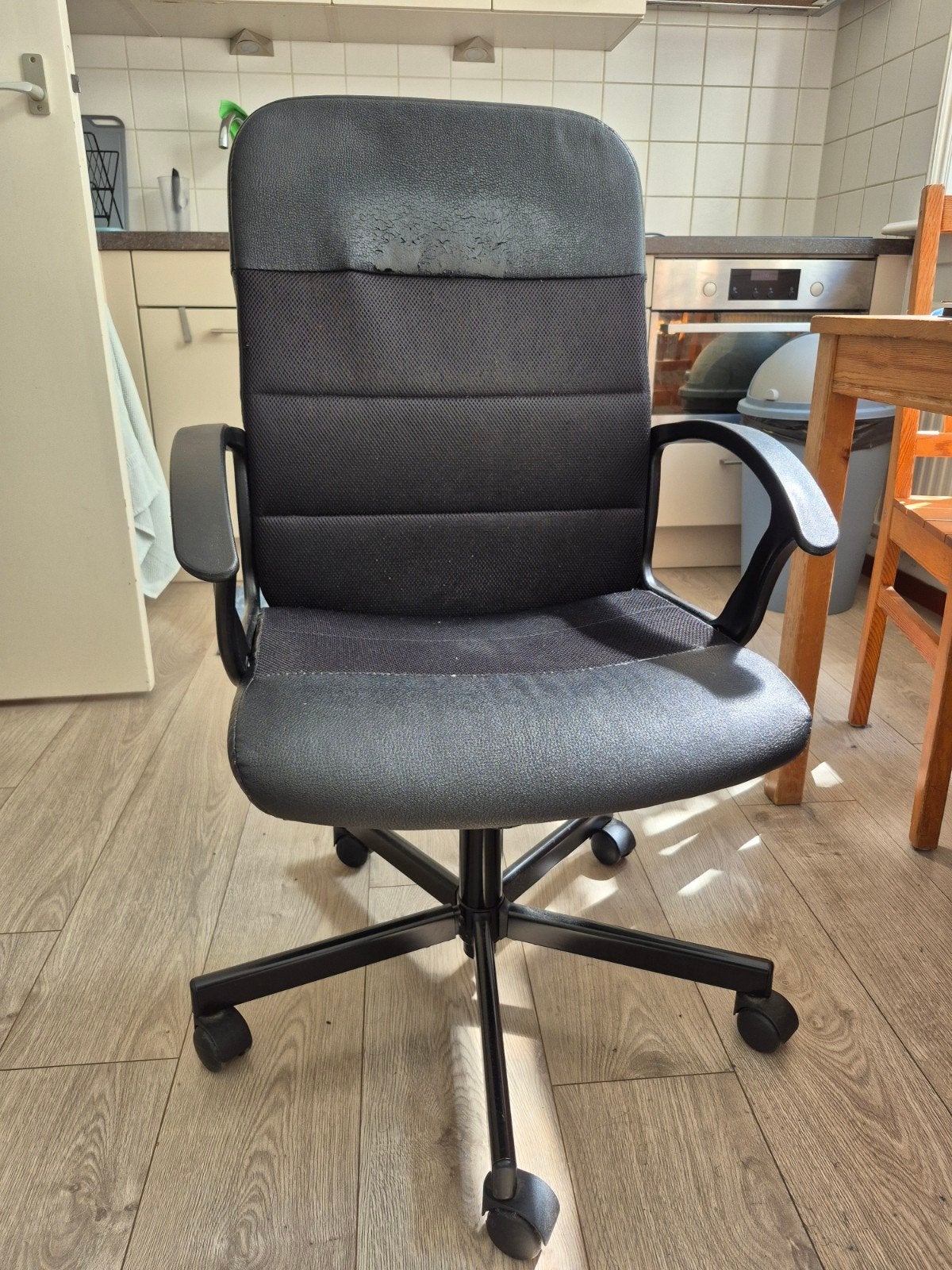 FREE IKEA office chair, Gebruikt, Zwart, Ophalen of Verzenden, Bureaustoel