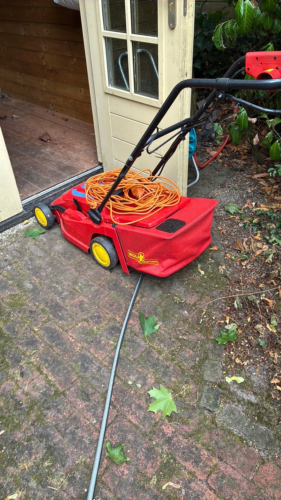Elektrische grasmaaimachine, Ophalen of Verzenden, Zo goed als nieuw