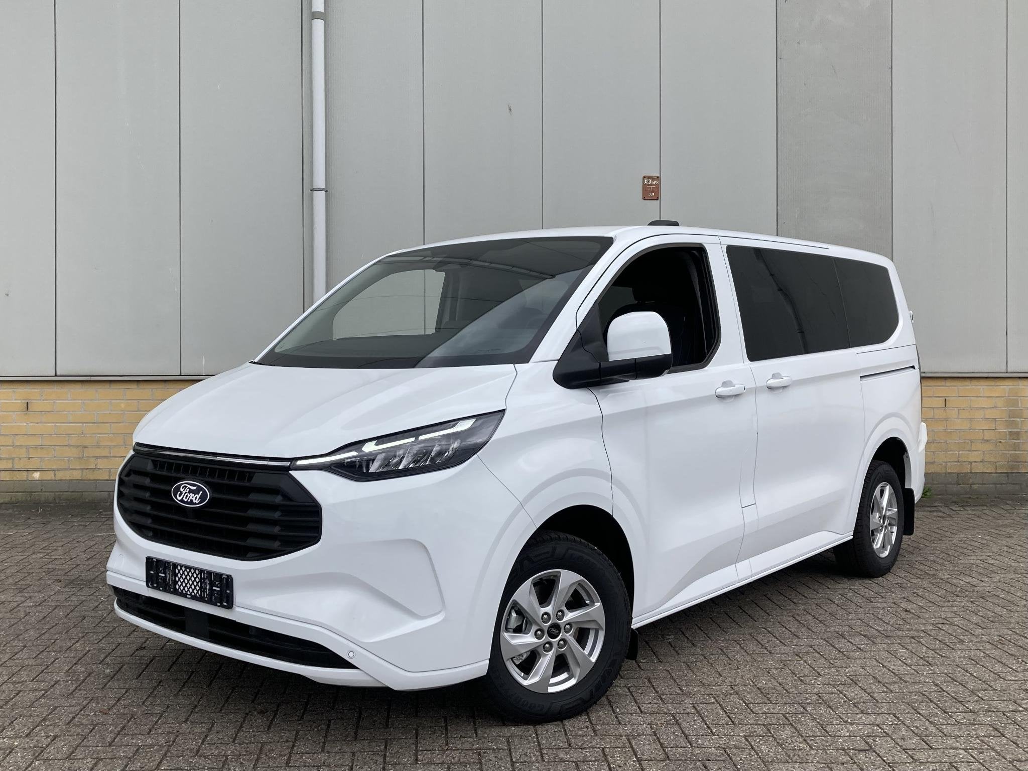 Ford Transit Custom 340 2.5 PHEV L1H1 Limited Kombi 8-pers V, Automatische klimaatregeling, Wit, Plug-in hybride, Bedrijf