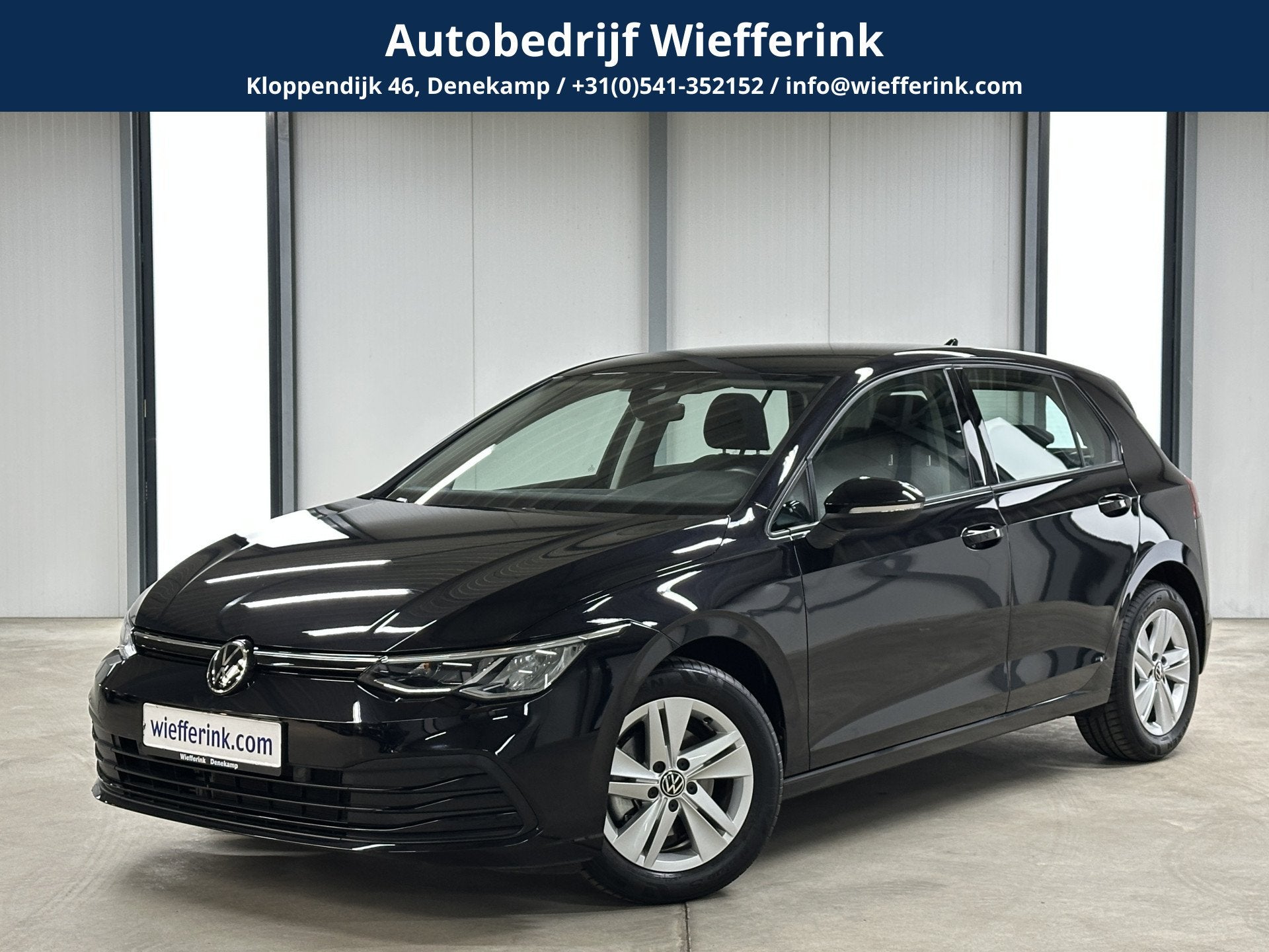 Volkswagen Golf 1.0 TSI Life Trekhaak | Winterpakket | ACC |, Voorwielaandrijving, Stof, Gebruikt, Zwart
