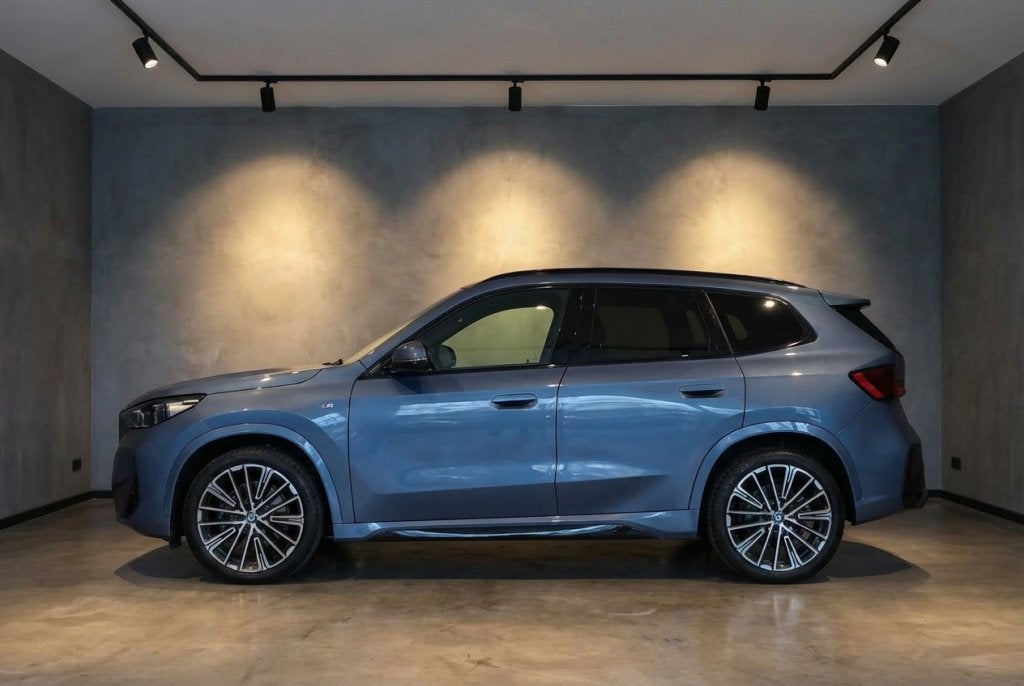 BMW X1 23 i xDrive M Sport Leder l Panorama l Harman l HUD l, Auto's, Gebruikt, Euro 6, 4 cilinders, 2000 kg