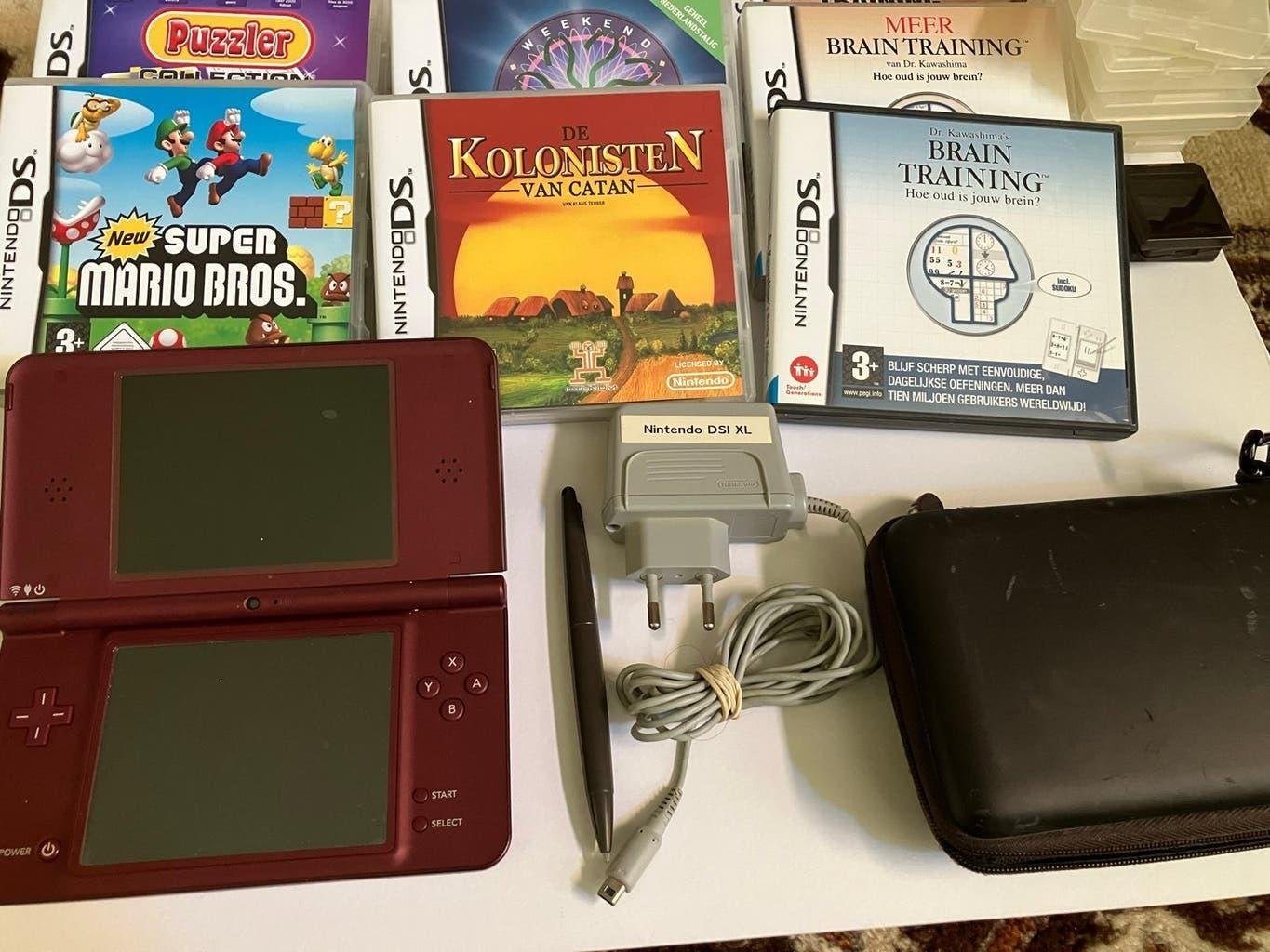 Nintendo DSi XL Rood met 9 games en beschermhoes en stylus, Spelcomputers en Games, Spelcomputers | Nintendo DS, Dsi XL, Ophalen of Verzenden