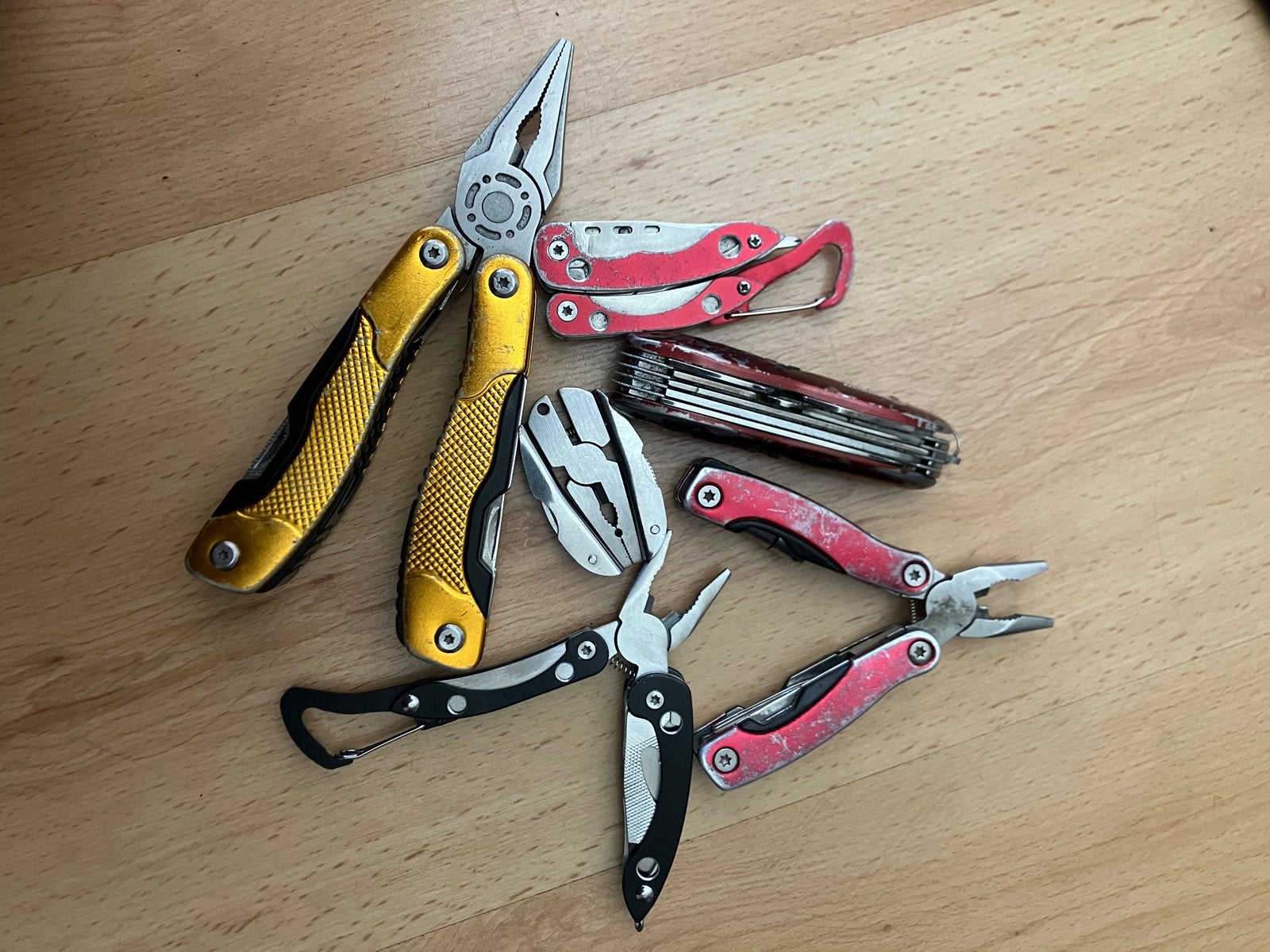 Diverse multitools en zakmessen, Ophalen of Verzenden, Gebruikt, Multitool, Overige merken