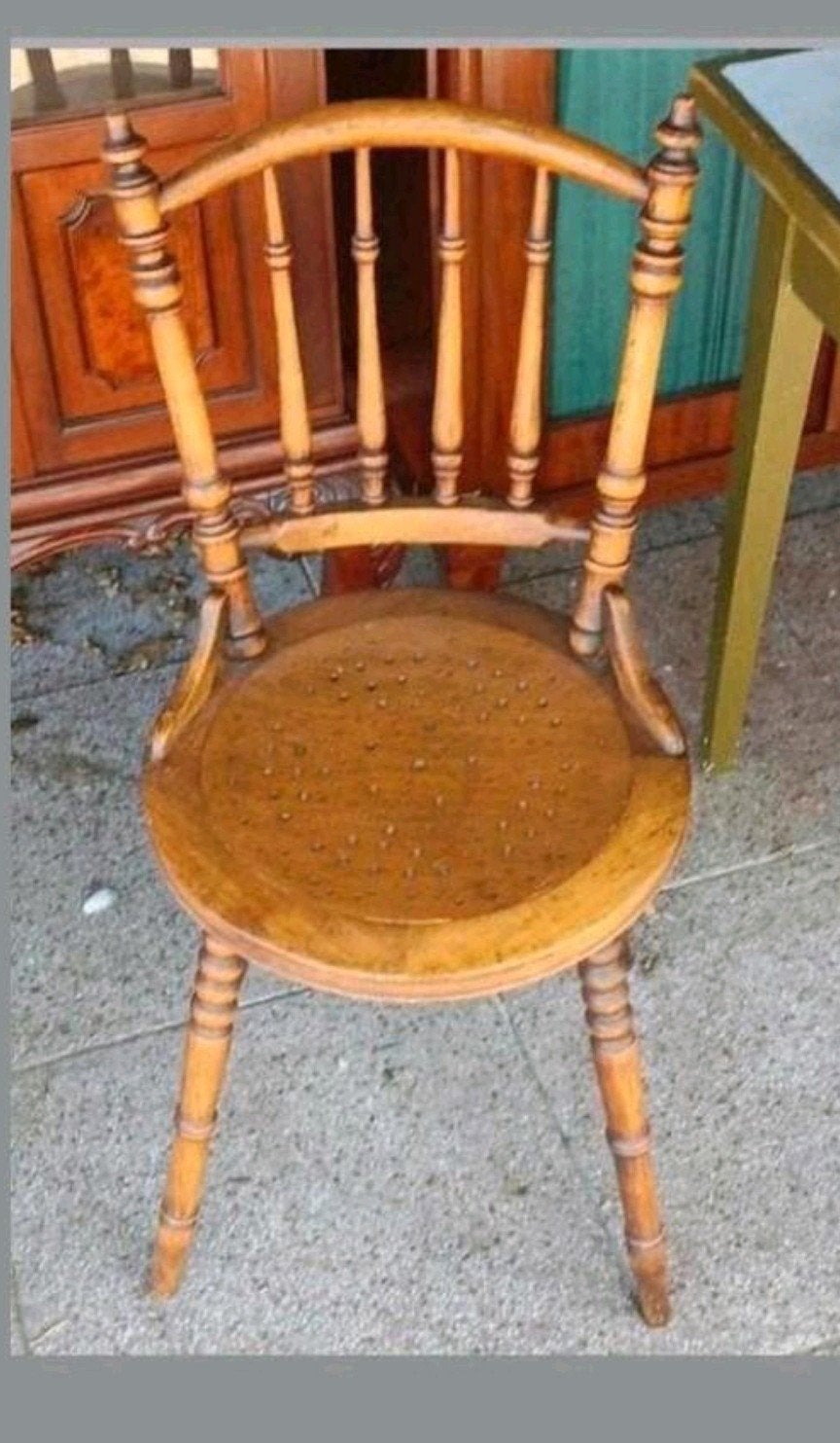 Antieke houten stoel met spijlen, Ophalen of Verzenden