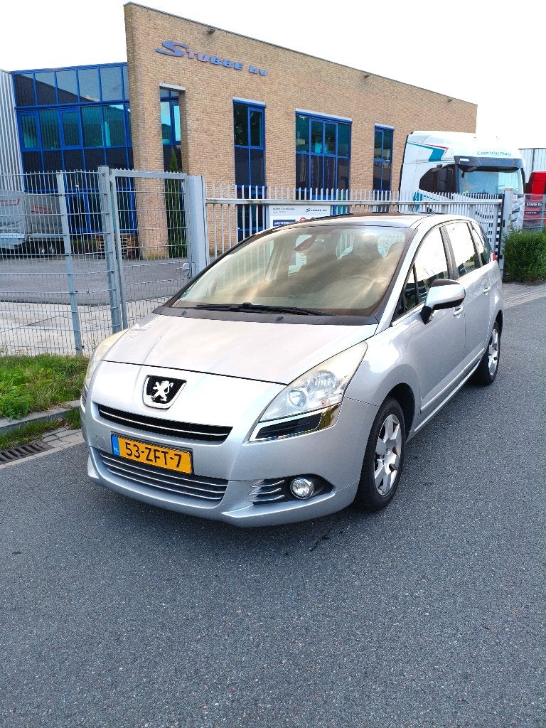 7-zitter Peugeot 5008 1.6 THP 7PL 2011 Grijs, Voorwielaandrijving, Stof, Zwart, 14 km/l