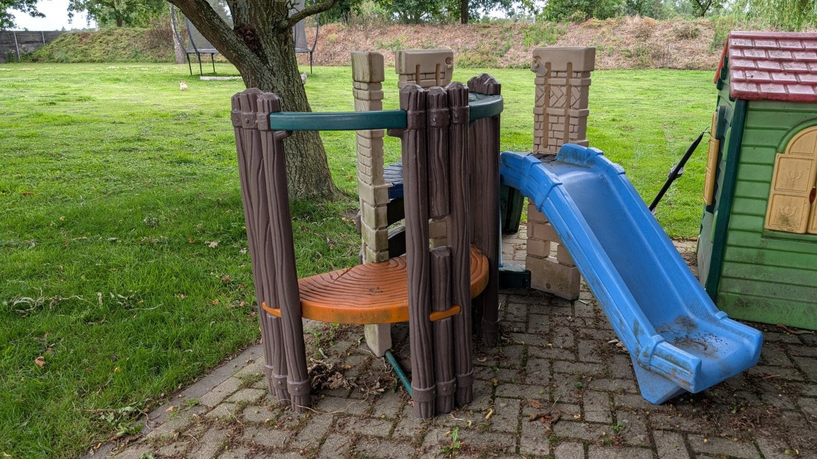 Speeltoestel met glijbaan en speelhuisje, Ophalen, Gebruikt, Klimwand