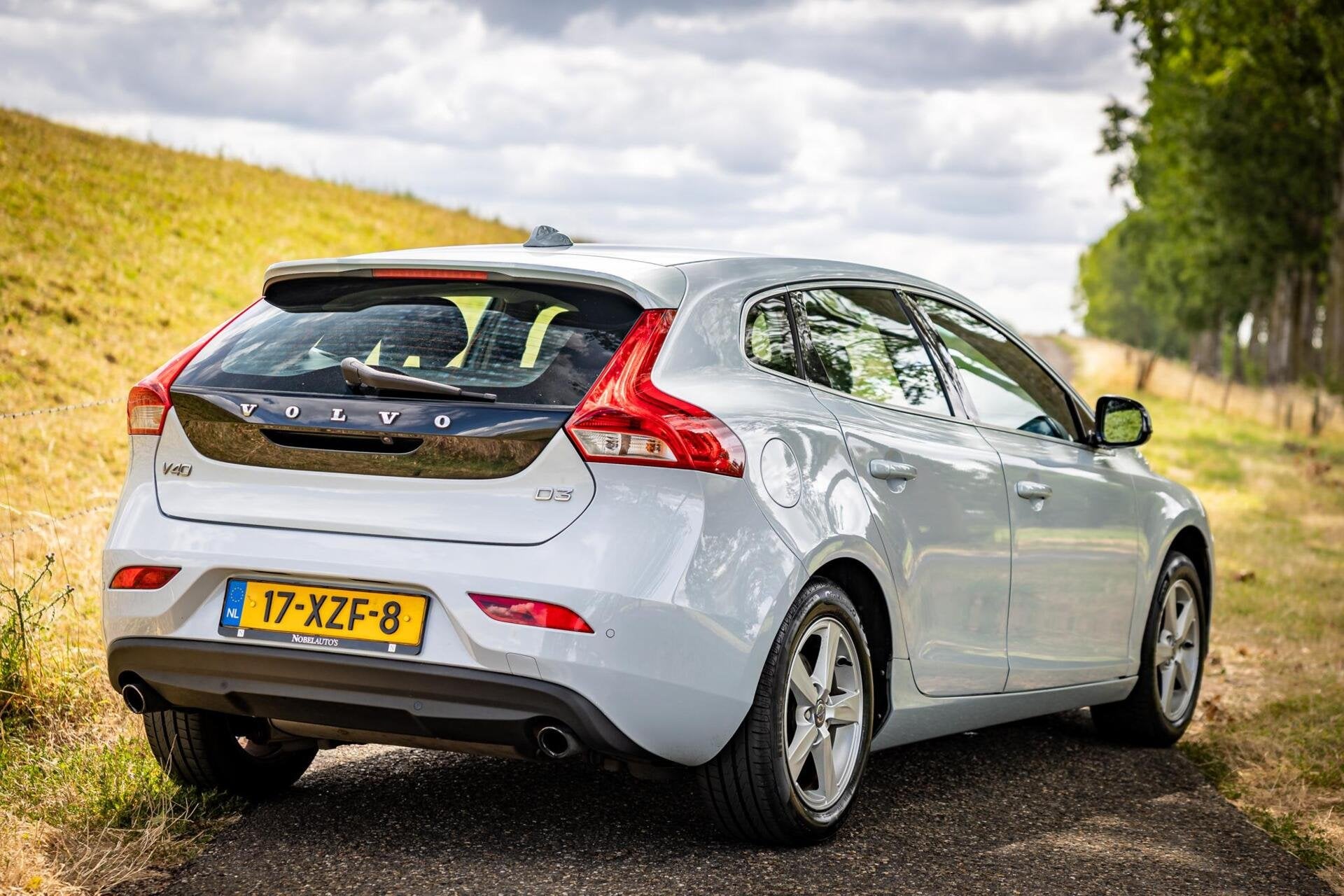 Volvo V40 2.0 D3 Kinetic | Nette auto | Goed onderhouden, Auto's, Volvo, Euro 5, Gebruikt, 749 kg, Blauw