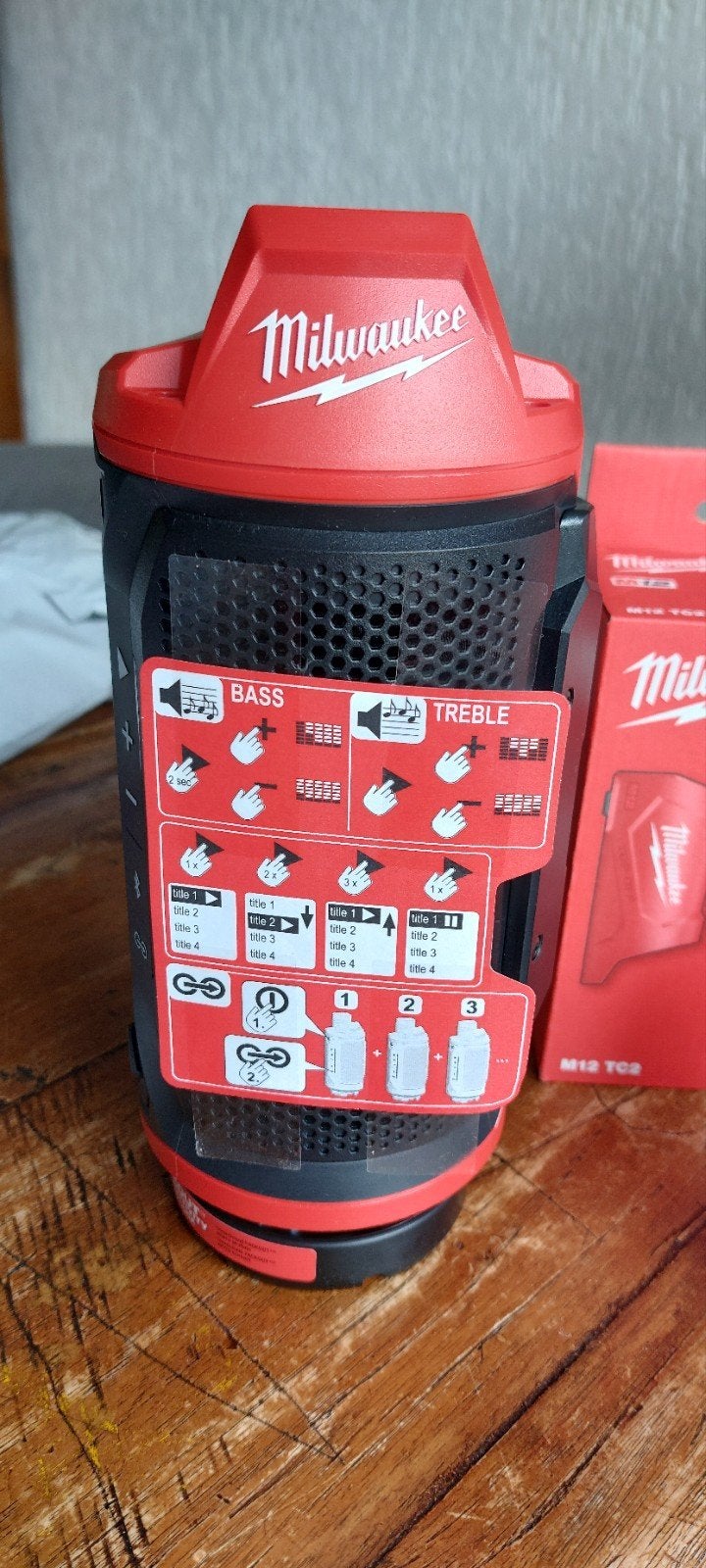 Milwaukee M12 Speaker met USB-C Oplader en 2 Accu s, Overige merken, Nieuw, Ophalen of Verzenden, Draagbare speaker