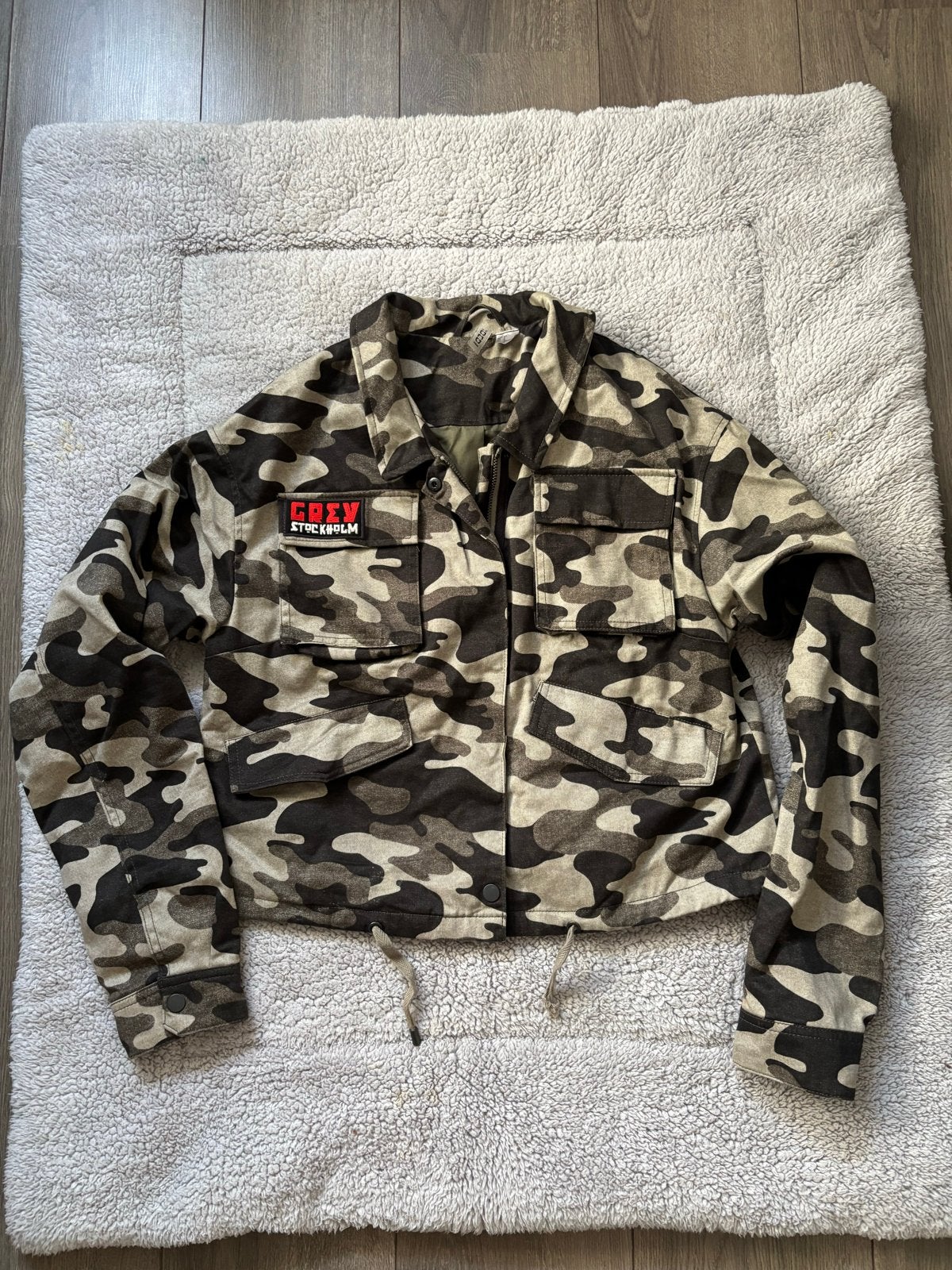 H&M Divided Camouflage Jasje Maat 34 (XS), Ophalen of Verzenden, Zo goed als nieuw, Maat 34 (XS) of kleiner, Meerkleurig