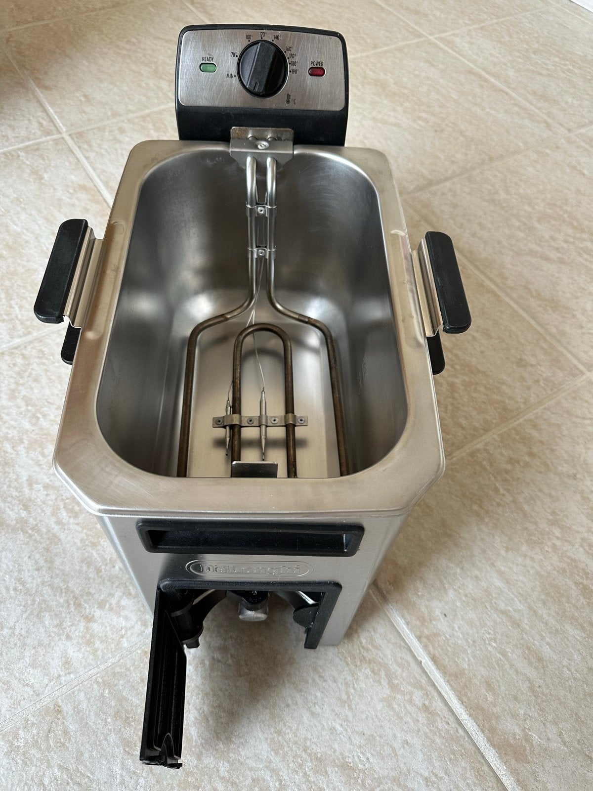 De'Longhi F24110CZ Friteuse - Easy Clean System, 3 tot 4 liter, Ophalen, Zo goed als nieuw, Uitneembare binnenpan