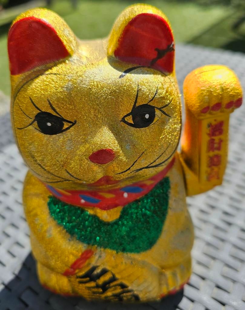 Op batterij werkende zwaaiende Chinese "geluks poes", Kunststof, Ophalen of Verzenden, Goud, Oosters
