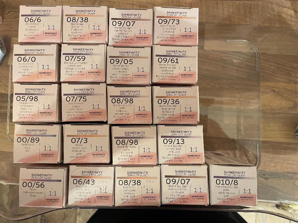 Wella 21 tubes shinefinity, Sieraden, Tassen en Uiterlijk, Uiterlijk | Haarverzorging, Ophalen of Verzenden, Zo goed als nieuw