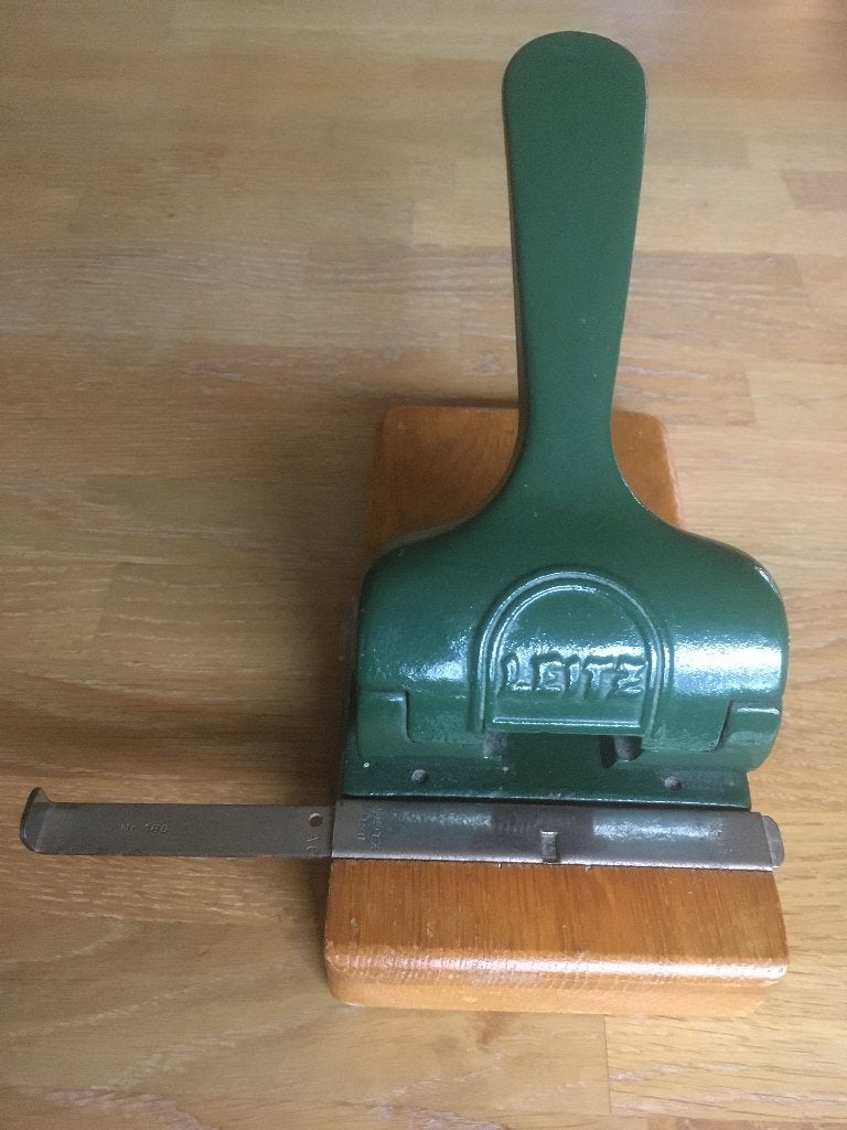 Leitz antieke perforator in nieuwstaat, Ophalen of Verzenden