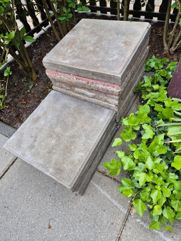 11 Stoeptegels gebruikt. GRATIS, Tuin en Terras, Ophalen, Gebruikt, Beton, Terrastegels