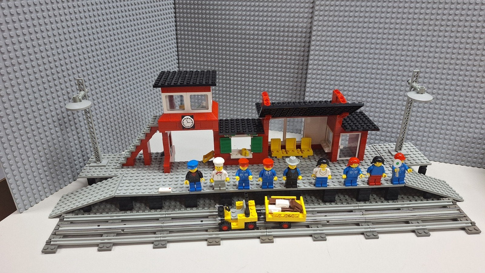 Mooi lego trein station 7824, Ophalen of Verzenden, Zo goed als nieuw
