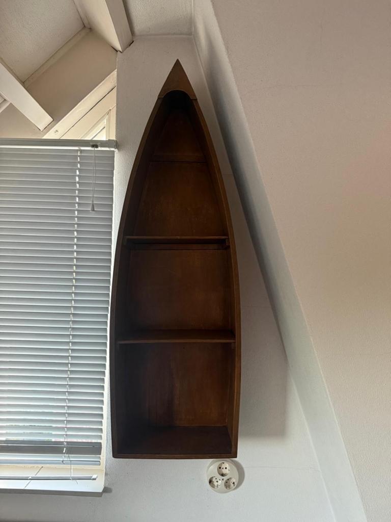 Muurkast in de vorm van een boot, Ophalen