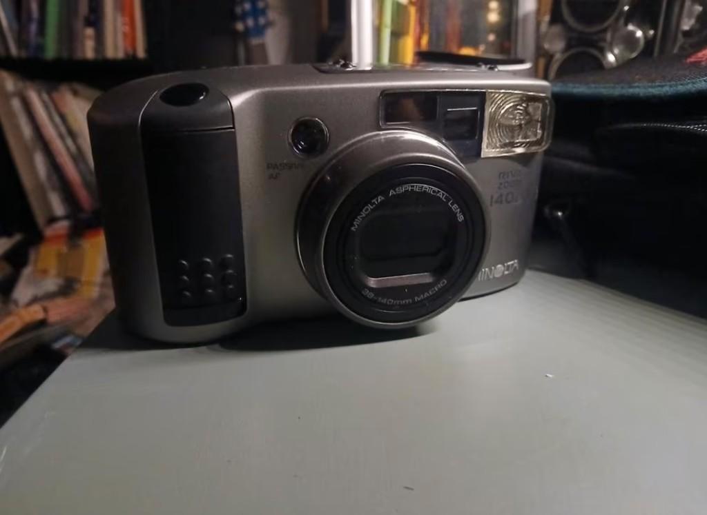 Minolta Riva Zoom 140ex, 35mm travelzoom camera, Ophalen, Gebruikt, Compact, Minolta