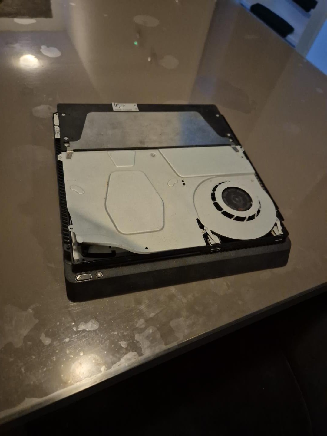 PS4 zonder kap, disc reader defect, werkt met downloads, Ophalen of Verzenden, Zonder controller, 1 TB, Niet werkend